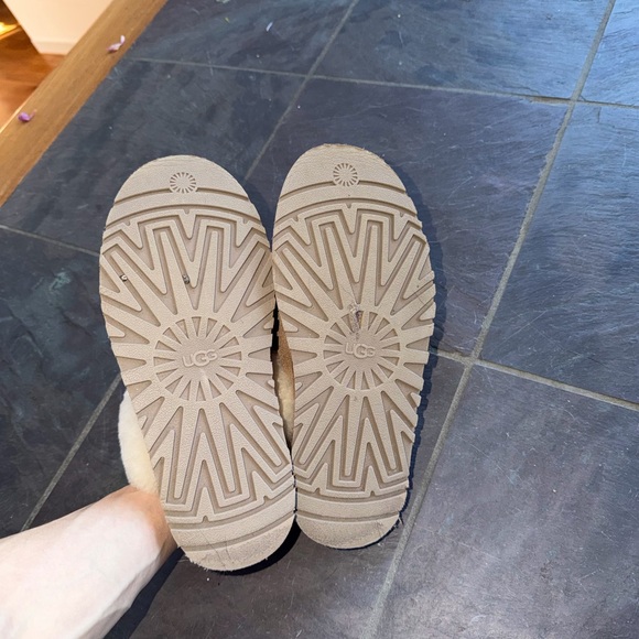 UGG Women's Cream Disquette Slippers - Picture 4 of 10